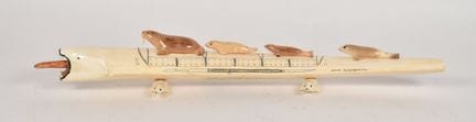 Tablero de cribbage de Vince Pikonganna, de hueso 