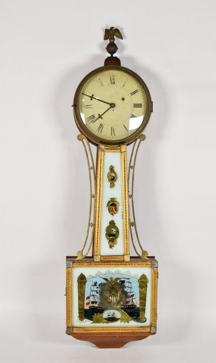 Reloj de pared tipo «banjo» de estilo federal, de 