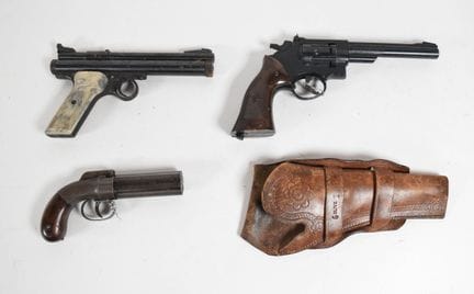3 pistolas de aire comprimido y de percusión de Cr