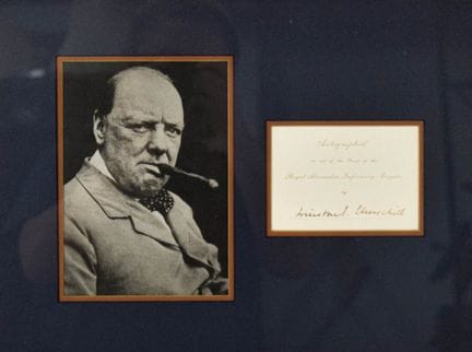 Winston S. Churchill. Tinta sobre papel. Autógrafo