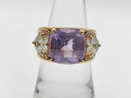 Bague en or jaune 18 carats avec améthyste et diam