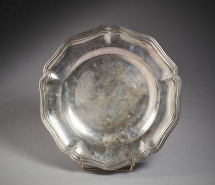 Emile PUIFORCAT
Plat en argent (poinçon minerve) m