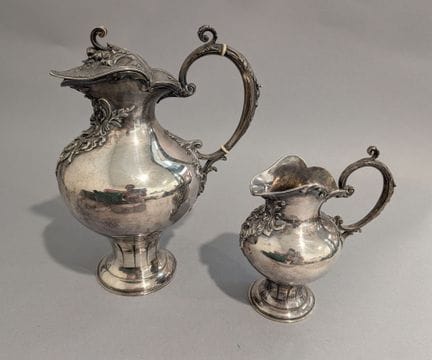 CARDHEILLAC PARIS
Cafetière et pot à lait en argen