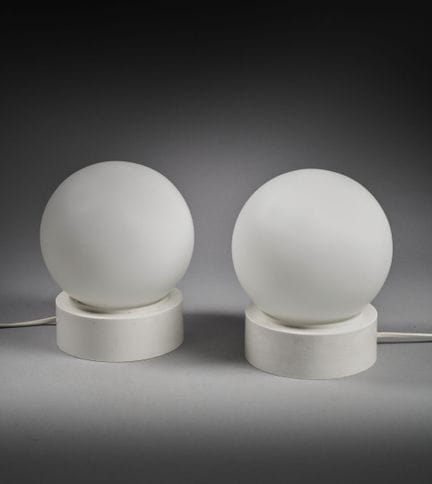 Paire de lampes
En verre et PVC de forme sphérique