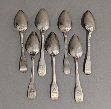 Suite de quatre cuillères à café
En argent (poinço
