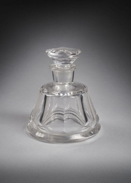 BACCARAT Attribué à
Carafe en cristal taillé modèl