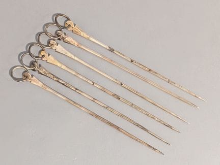 Suite de six hâtelets
En argent (poinçon minerve)
