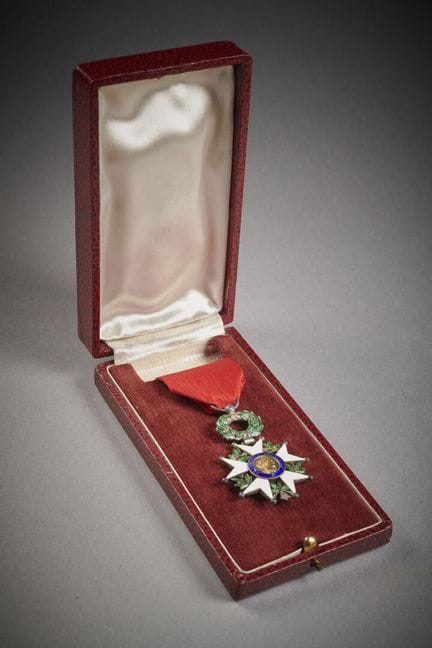 Médaille de chevalier de la légion d'honneur
En ar