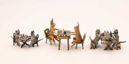 Set di 3 pezzi in bronzo viennese. Gatti e conigli