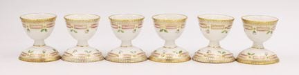 ROYAL COPENHAGEN. 6 hueveras. «Flora Danica». Dina