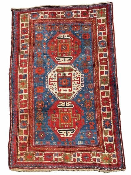 Kazak. Caucase. Environ 317 cm x 199 cm. Vers 1910