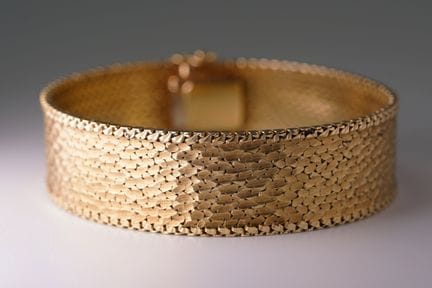 Bracciale largo. Oro giallo 585. Peso totale: circ
