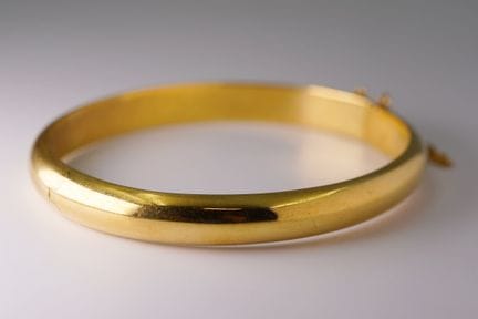 Bracciale con cerniera. Oro giallo 585. Peso lordo