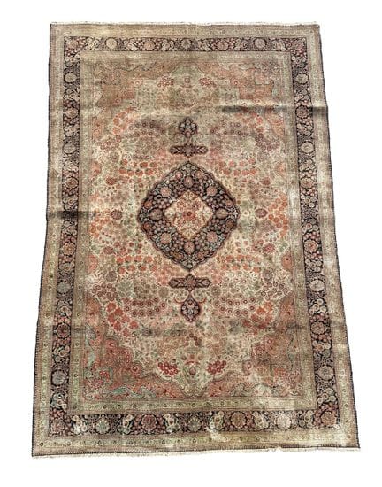Chine Hereke. Soie. Environ 271 cm x 178 cm. Vers 