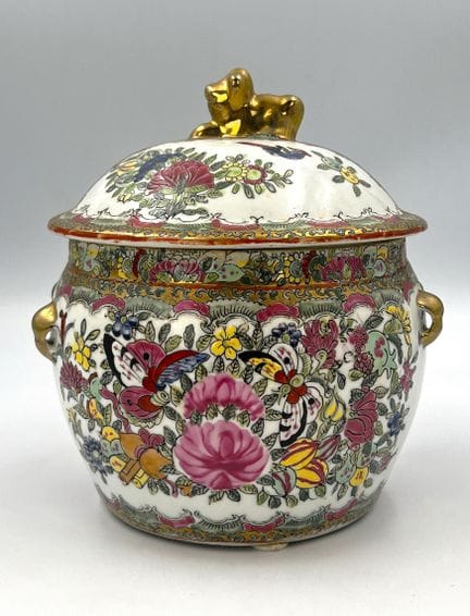 Vaso con coperchio "Kamcheng". Famille Rose. Cina.