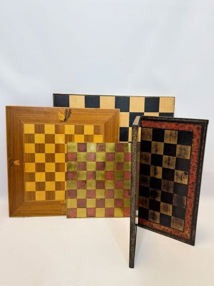 Set di 4 scacchiere / tavoli da gioco. 4 pezzi. Di