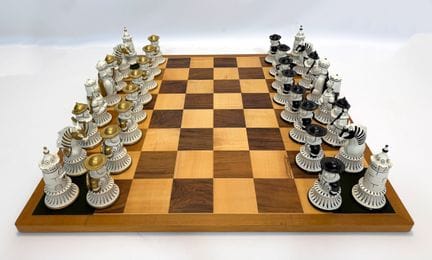 MEISSEN. Grandi e rari pezzi da scacchi. Periodo “