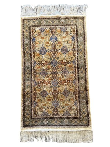 Soie de Tabriz. Environ 157 cm x 93 cm. Chine. Ver