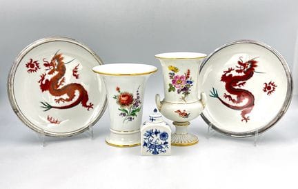 迈森。罗森塔尔。5件套瓷器套装。一级及二级品。5件瓷器。釉下蓝彩剑形标志／绿色制造商标记。部分彩绘，