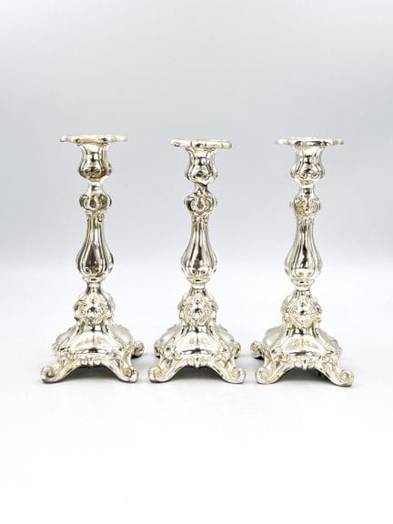 3 candelabros de una sola llama. Plata de ley 925.