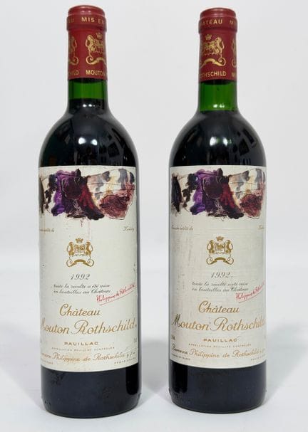 2 bouteilles de vin rouge. 1992. Château Mouton Ro