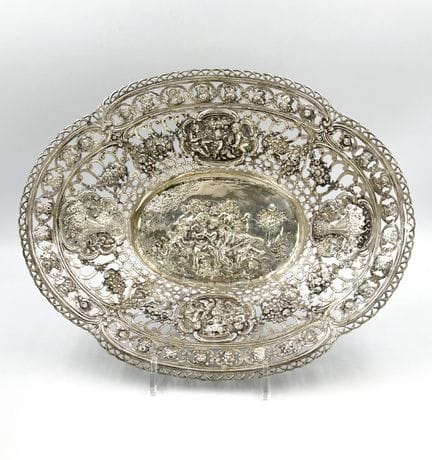 Ciotola ovale. Argento 800. Hanau. Intorno al 1900