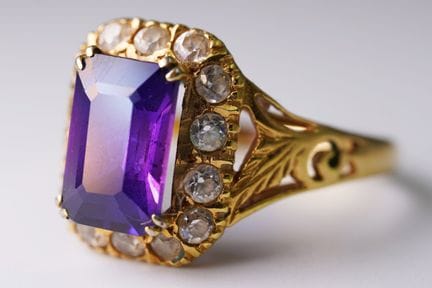Anello da donna Entourage. Oro giallo 333 con piet
