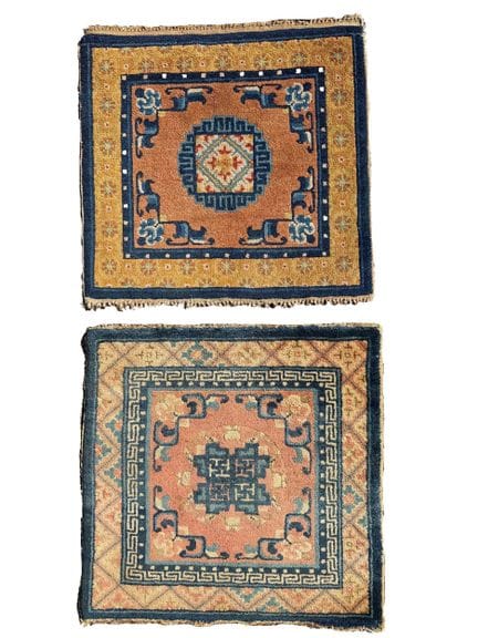 2 tapis de banc en Chine. Environ 67 cm x 69 cm / 