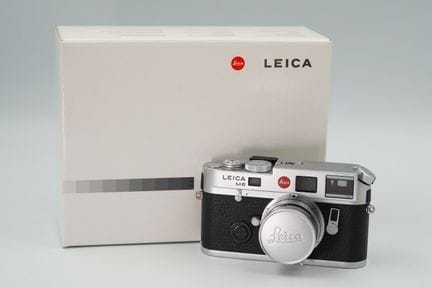 LEICA M6 TTL. Fotocamera a mirino con Summicron 50