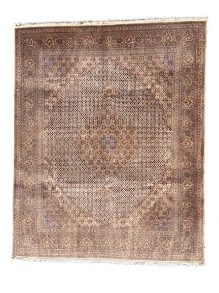 Tabriz. Circa 244 cm x 200 cm. Intorno al 1980. Ta