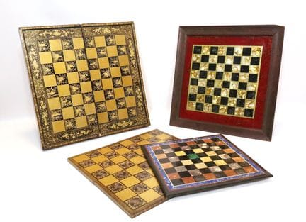 Set di 4 scacchiere / tavoli da gioco. 4 pezzi. Di
