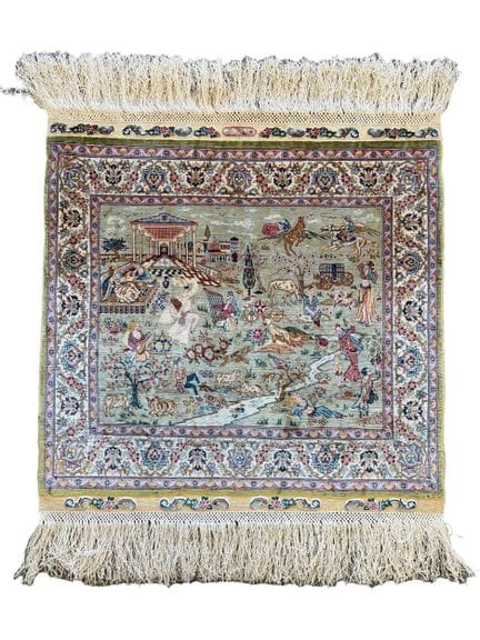 Hereke silk. Signé. Turquie. Environ 48 cm x 50 cm