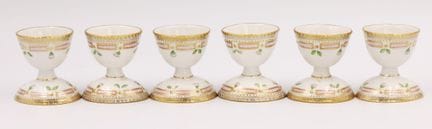 ROYAL COPENHAGEN。6个蛋杯。“Flora Danica”系列。丹麦。 每个高约6厘米