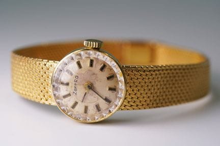 ZENTRA. Orologio da polso da donna. Oro giallo 750