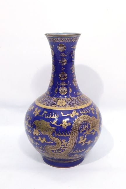 Grande vaso blu polvere con drago e fenice. Marchi