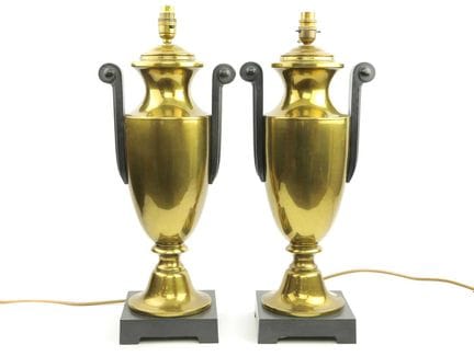 COPPIA DI LAMPADE DA TAVOLO A URNA IN OTTONE DEGLI