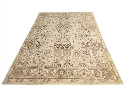 BAKSHAISH DESIGN 苏马克地毯
296厘米 × 233厘米。



磨损程度与使用年限