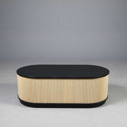 咖啡桌
桌面可掀起，下方设有储物空间，尺寸约为 40 厘米 × 119.5 厘米 × 60 厘米。
