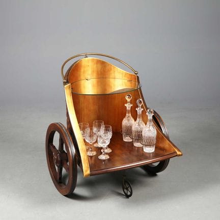CHARIOT À BOISSONS DE TYPE « CHARIOT FORM »
avec u