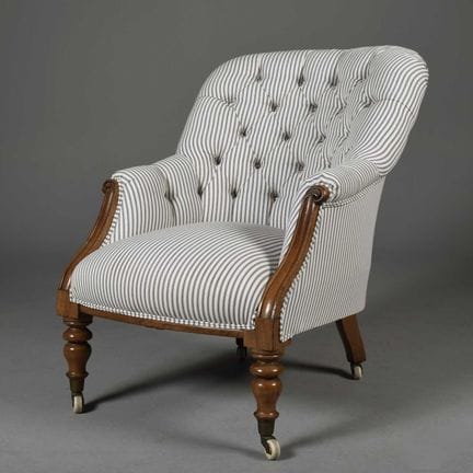 POLTRONA VITTORIANA IN MOGANO
circa 1850, rivestit