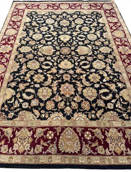 TAPPETO AGRA
370 cm x 275 cm.
