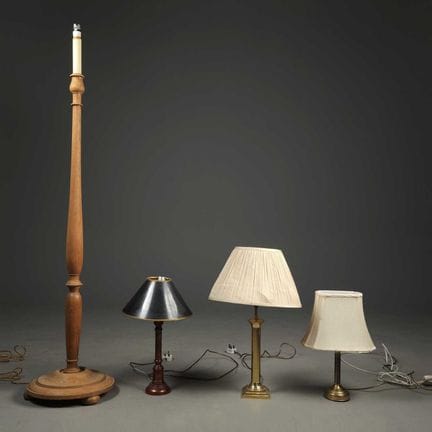 QUATTRO LAMPADE DIVERSE (4)
tra cui una lampada da
