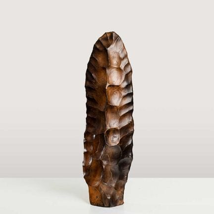 STANDING FLINT
Standing Flint, grès, daté de 1996,