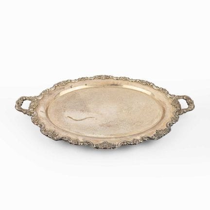 BANDEJA DE SERVICIO METAL PLATEADO 
78 cm x 51 cm