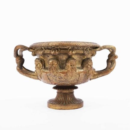 JARRÓN WARWICK DE BRONCE CON DOS ASAS DEL SIGLO XI