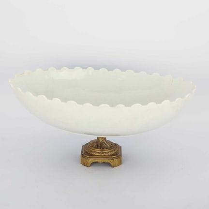 TAZZA À BORD FEUILLETÉ 
céramique blanche avec un 