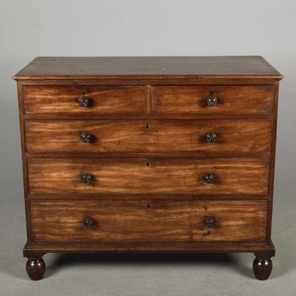 GILLOW CHEST OF DRAWERS 
Dated 1817, Regency figur