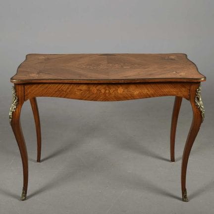 19TH CENTURY FRENCH BUREAU PLAT 
rosewood, marquet