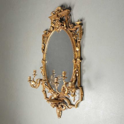 19TH CENTURY GILTWOOD AND GESSO GIRANDOLE 
old ova