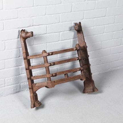 CAST IRON FIRE GRATE 
with dog head detail, 59cm H